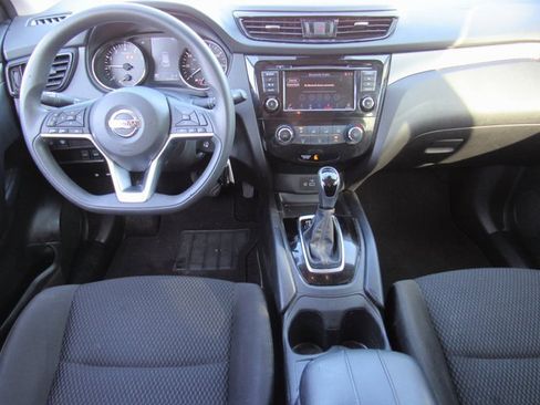 Used 2022 Nissan Rogue Sport S image 11