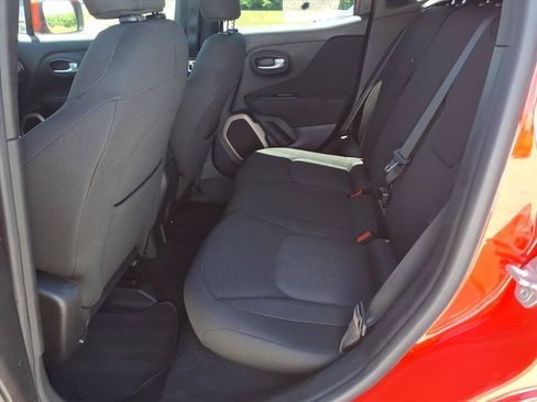 Used 2016 Jeep Renegade Latitude AWD/4WD image 23