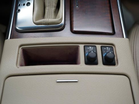 Used 2010 INFINITI M35 w/ Technology Pkg RWD image 23