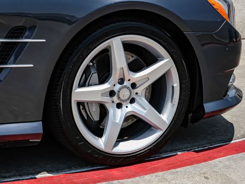 Used 2015 Mercedes-Benz SL 400 w/ Premium I Package image 37