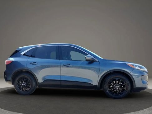 Used 2020 Ford Escape SE image 11