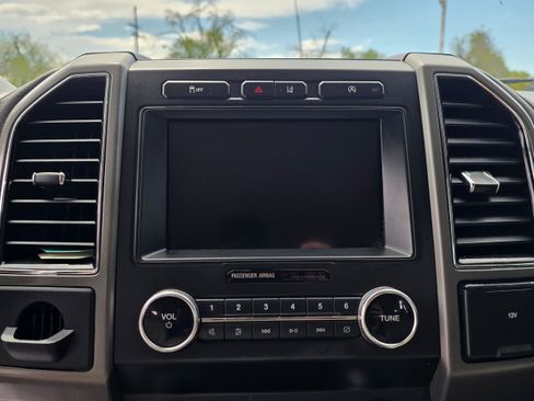 Used 2019 Ford Expedition Max XLT w/ Equipment Group 202A RWD image 20