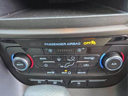 Used 2021 Ford Transit Connect XL FWD image 17