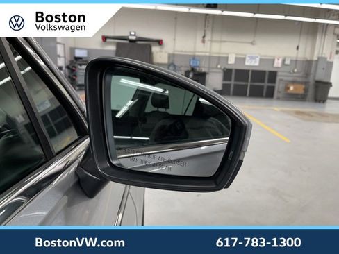 Certified 2023 Volkswagen Tiguan SE image 7