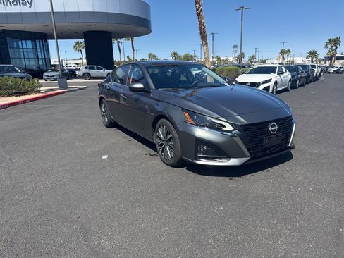 Used 2023 Nissan Altima 2.5 SV FWD image 4