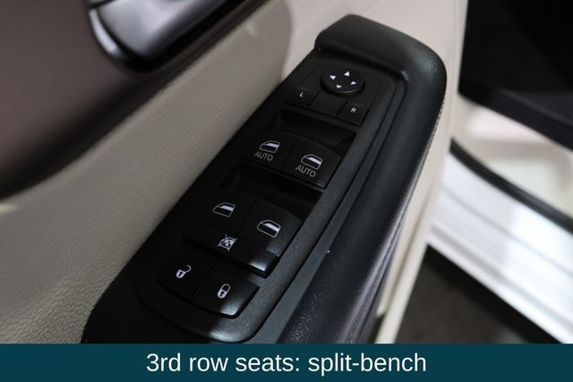 Used 2023 Chrysler Voyager LX FWD image 18
