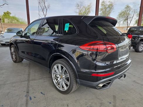 Used 2018 Porsche Cayenne Platinum Edition AWD/4WD image 2
