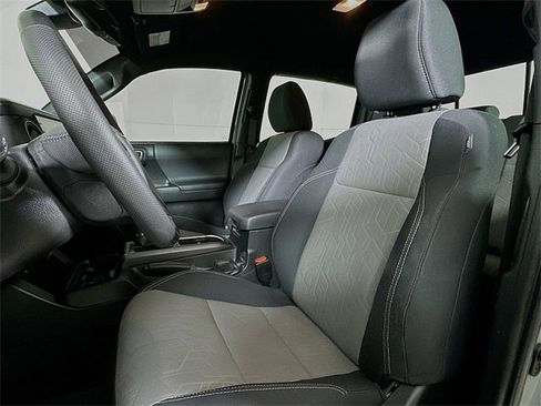 Used 2023 Toyota Tacoma TRD Sport image 11