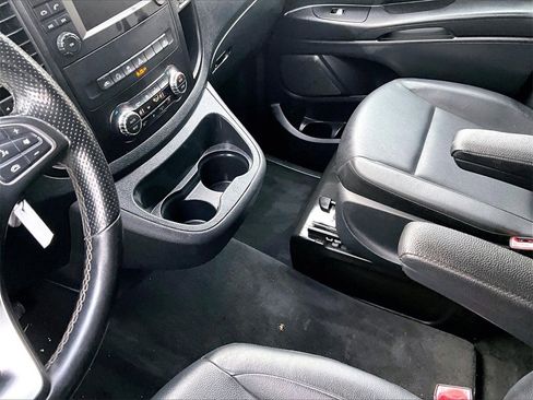 Used 2018 Mercedes-Benz Metris Passenger image 13