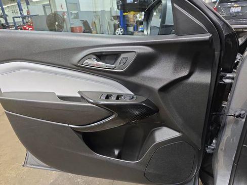 Used 2024 Chevrolet Trax LT image 25
