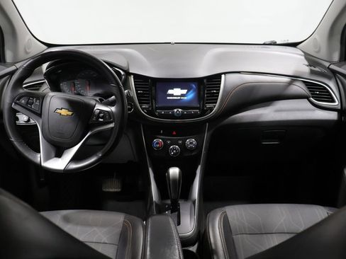 Used 2017 Chevrolet Trax LT w/ LT Convenience Package FWD image 16