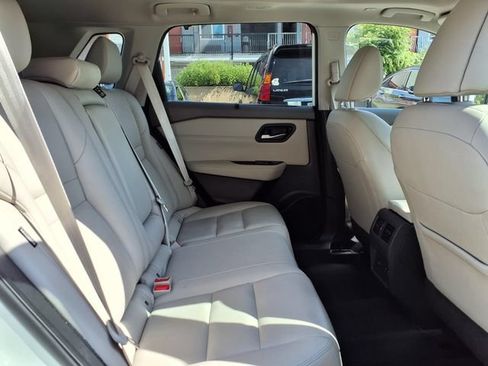 Used 2023 Nissan Rogue SL w/ SL Premium Package FWD image 23