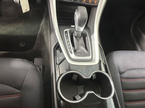 Used 2015 Ford Fusion SE FWD image 34