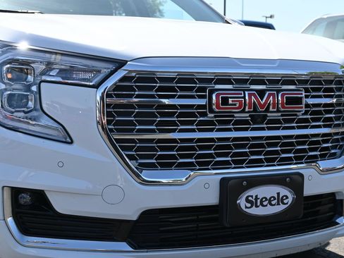 Used 2024 GMC Terrain Denali w/ Denali Premium Package AWD/4WD image 28