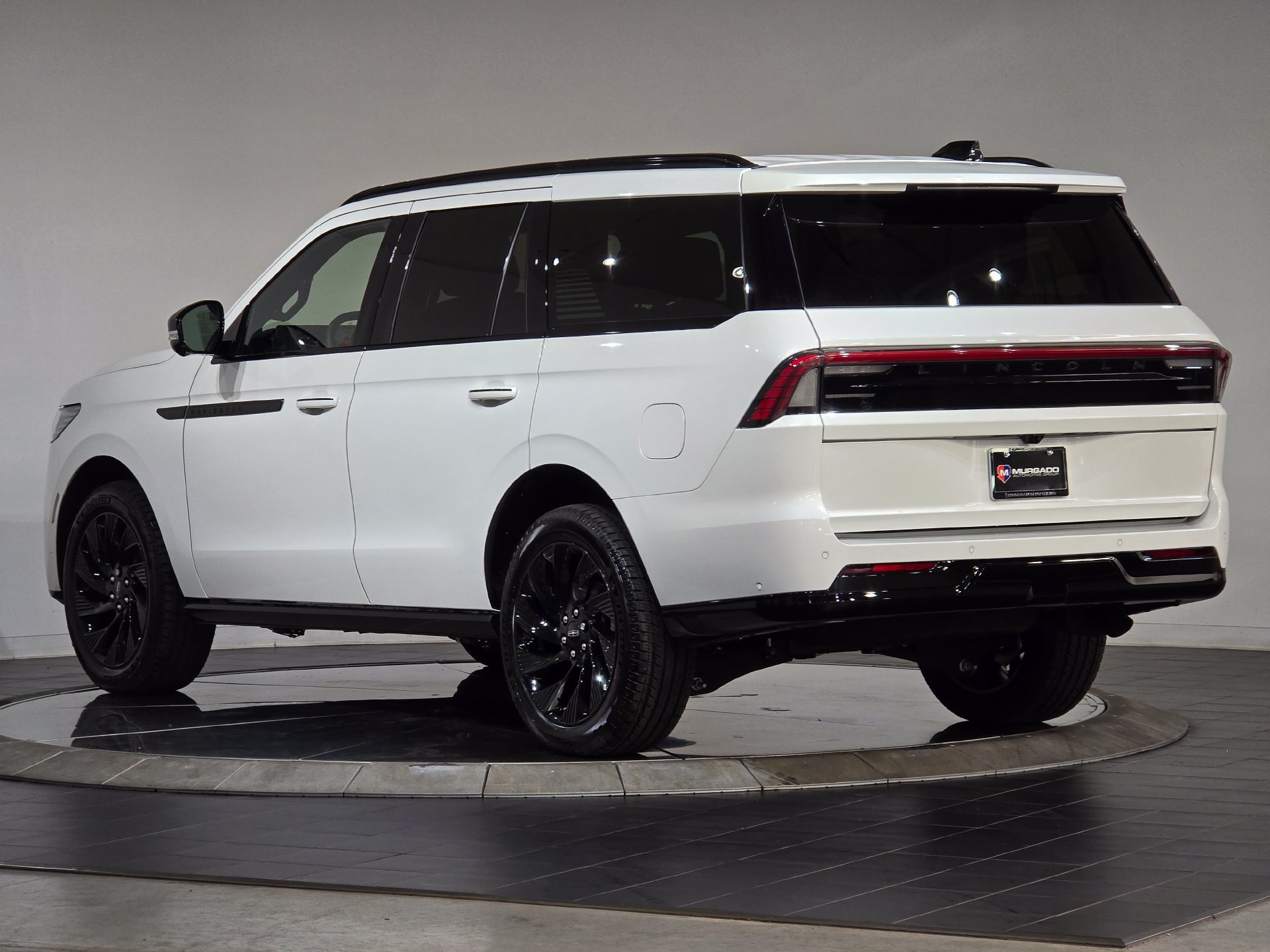 New 2025 Lincoln Navigator Reserve w/ Jet Appearance Package AWD/4WD image 7