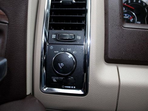 Used 2018 RAM 2500 Laramie w/ Convenience Group image 20