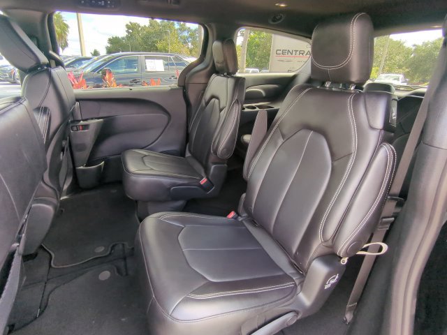 Certified 2026 Chrysler Pacifica Select FWD image 17