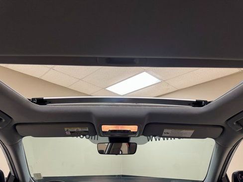 Used 2019 Toyota Highlander Limited image 19