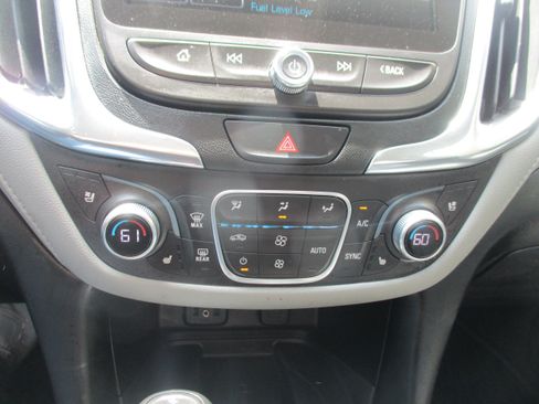 Used 2018 Chevrolet Equinox Premier FWD image 15