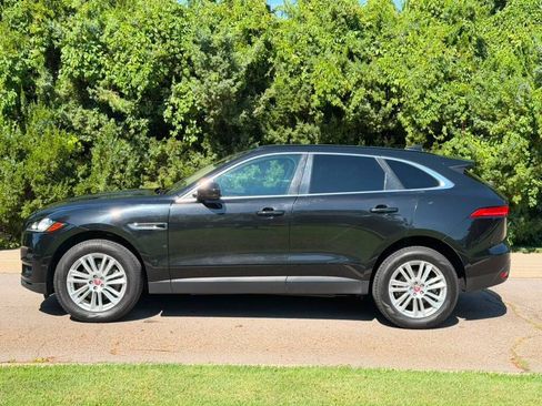 Used 2017 Jaguar F-PACE Prestige AWD/4WD image 2