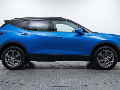Used 2025 Chevrolet Blazer LT FWD image 11