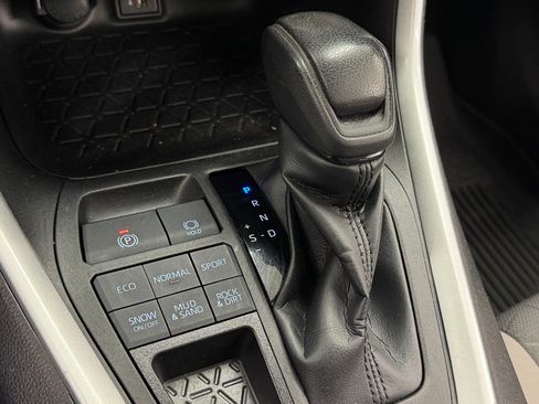 Used 2023 Toyota RAV4 XLE w/ Convenience Package image 16