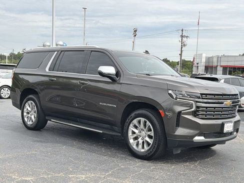 Used 2021 Chevrolet Suburban Premier RWD image 2