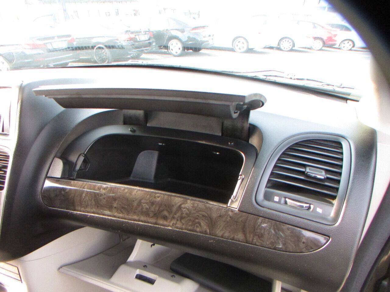 Used 2013 Dodge Grand Caravan American Value Package FWD image 18