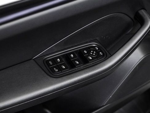 Used 2024 Porsche Macan 4 Electric AWD/4WD image 43