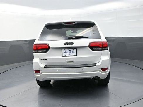 Used 2018 Jeep Grand Cherokee Altitude image 7