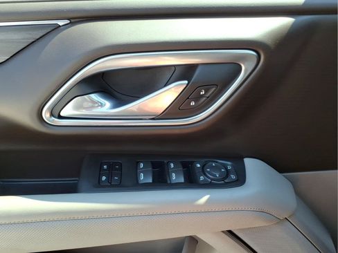 Used 2023 GMC Yukon SLT w/ SLT Luxury Package AWD/4WD image 19