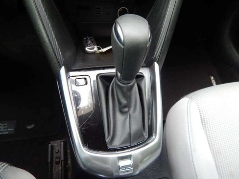 Used 2019 Toyota Yaris XLE image 24