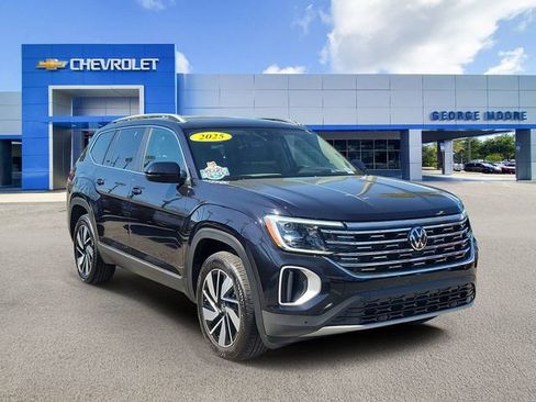Used 2025 Volkswagen Atlas SEL image 1