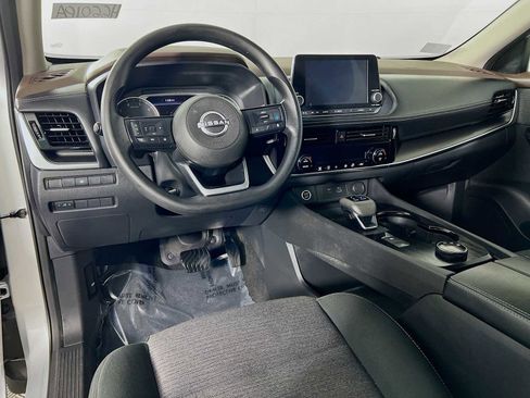 Used 2022 Nissan Rogue SV image 9