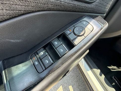 Used 2023 Nissan Rogue S AWD/4WD image 12
