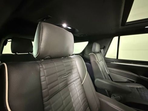 New 2026 Cadillac Escalade V w/ LPO, ONYX Package image 30