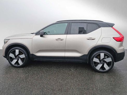 Certified 2023 Volvo XC40 Recharge Plus image 6