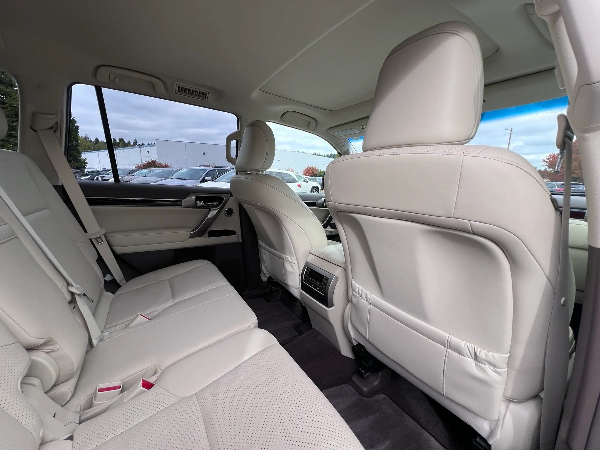 Used 2014 Lexus GX 460 Luxury AWD/4WD image 38