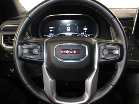 Used 2023 GMC Yukon XL SLT image 39