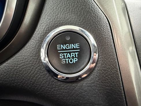 Used 2017 Ford Fusion Energi SE image 24