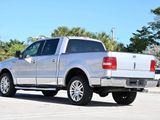 Used 2007 Lincoln Mark LT 4x4 image 2