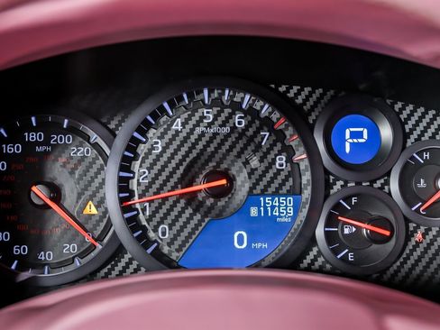 Used 2020 Nissan GT-R Premium image 25