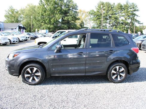 Used 2018 Subaru Forester 2.5i Premium w/ All-Weather Package AWD/4WD image 10