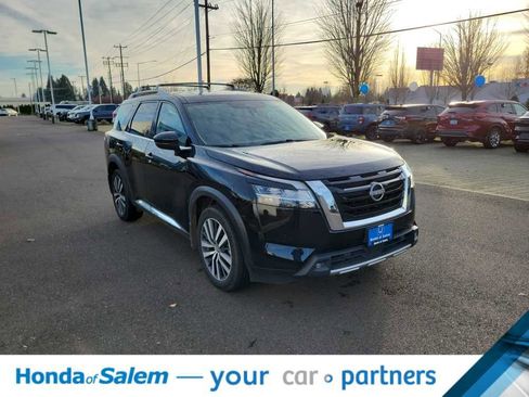 Used 2022 Nissan Pathfinder Platinum w/ Cargo Package image 24