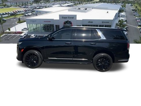 Used 2022 Cadillac Escalade Premium Luxury RWD image 31