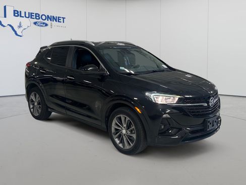 Used 2022 Buick Encore GX Select w/ Sport Touring Package FWD image 3