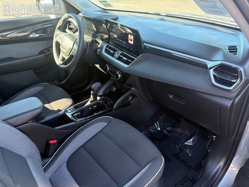 Used 2024 Chevrolet TrailBlazer LT image 11