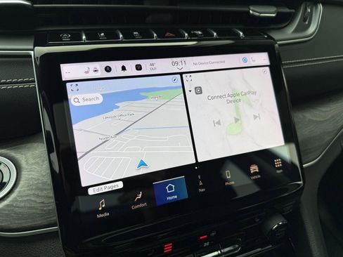 Used 2023 Jeep Grand Cherokee L Limited image 22