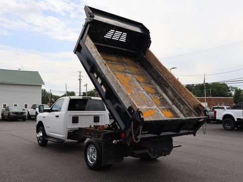Used 2021 RAM 3500 Tradesman w/ Chrome Appearance Group RWD image 18