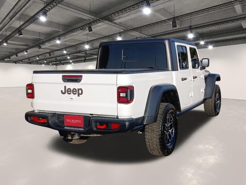 Used 2024 Jeep Gladiator Rubicon w/ Convenience Group AWD/4WD image 16